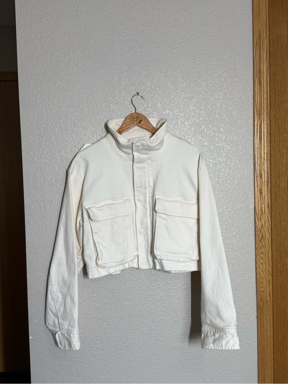Aritzia TNA Cropped Workwear Jacket Cream